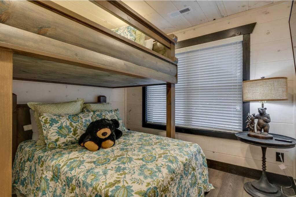Blue Moon Ridge: Brand New Cabin! 5 Bedrooms, Pool/Hot Tub, Theatre Pigeon Forge Buitenkant foto