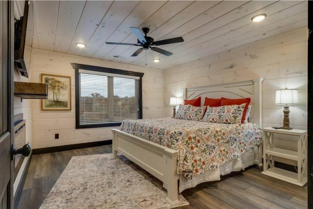 Blue Moon Ridge: Brand New Cabin! 5 Bedrooms, Pool/Hot Tub, Theatre Pigeon Forge Buitenkant foto