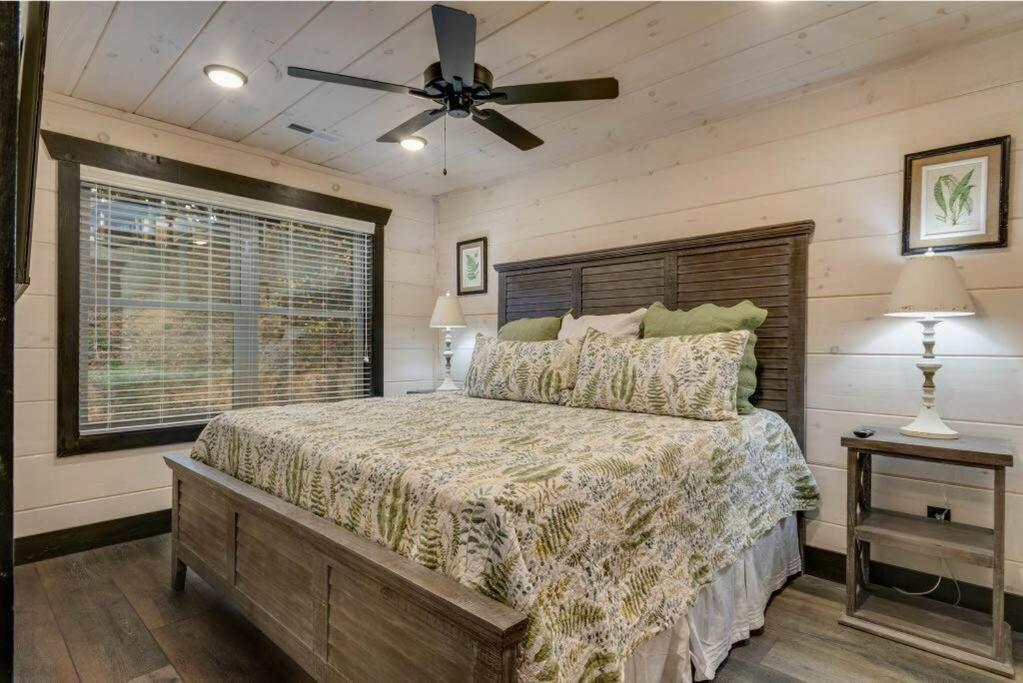 Blue Moon Ridge: Brand New Cabin! 5 Bedrooms, Pool/Hot Tub, Theatre Pigeon Forge Buitenkant foto